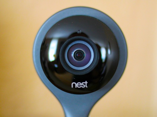 Setting up your ‘android eye’ in the house when you’re not around certainly has its advantages. But getting your own personal HAL hooked into your smart-home’s ecosystem can sometimes be a challenge. Unless we’re talking about tech from the Nest family…