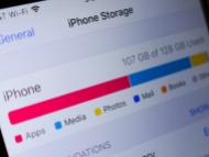 The world has somehow gotten along until now without an iPhone with 512GB of storage. Do you really need this much in your iPhone Xs? Here’s one opinion…